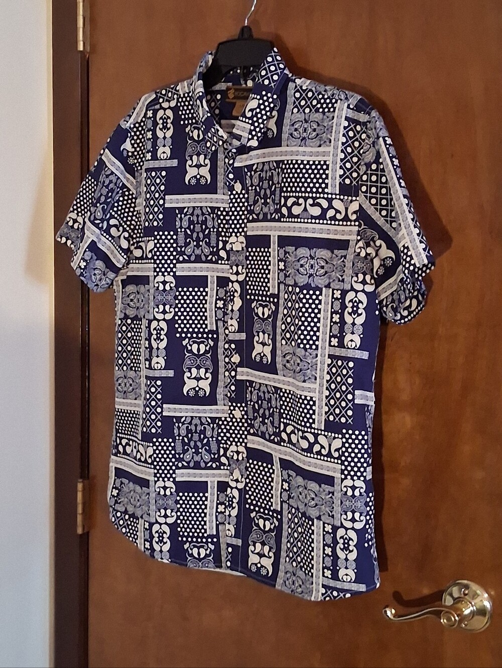 Rocawear Men’s Large Blue White Paisley Patchwork Short Sleeve Button Down Shirt